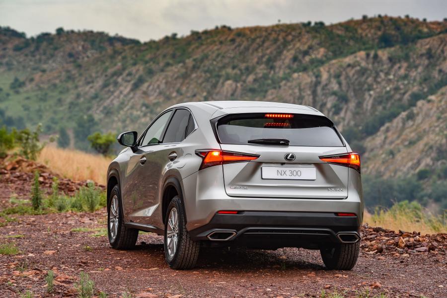  Lexus NX300 2017 года  (ZA) (фото 5 из 27)